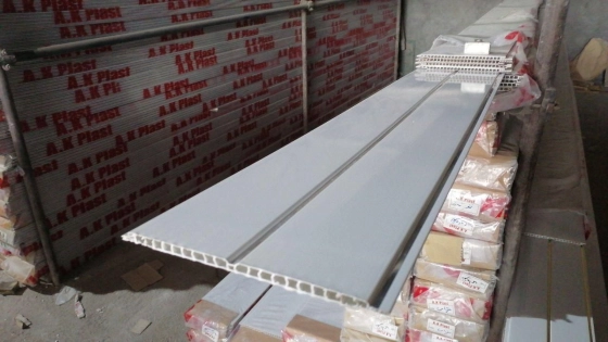 پنل پی وی سی خط نقره ای